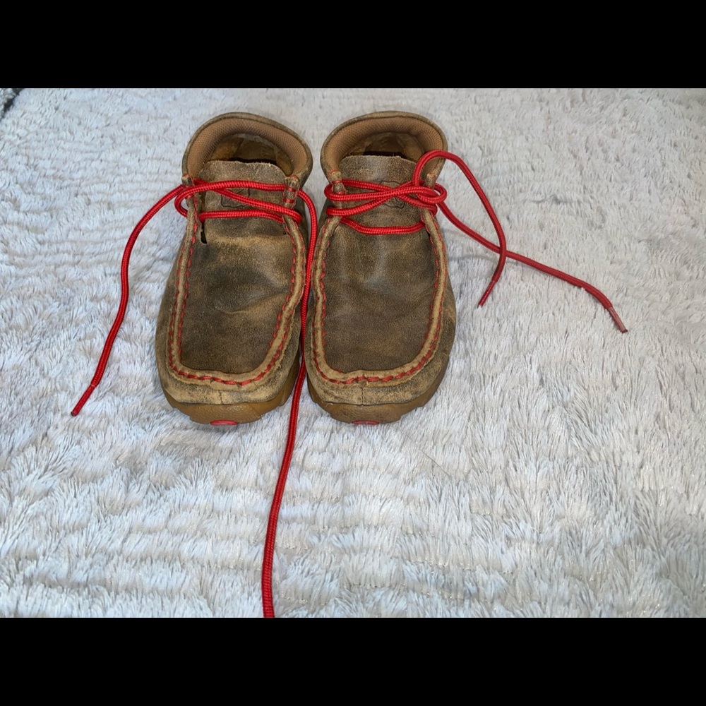 Size 1 boys Twisted X